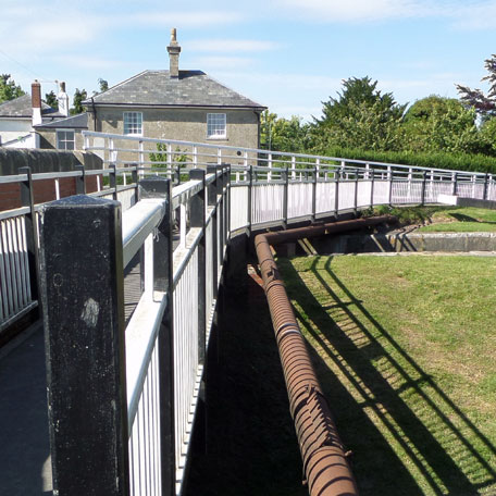 Footbridge, SN10 2AU