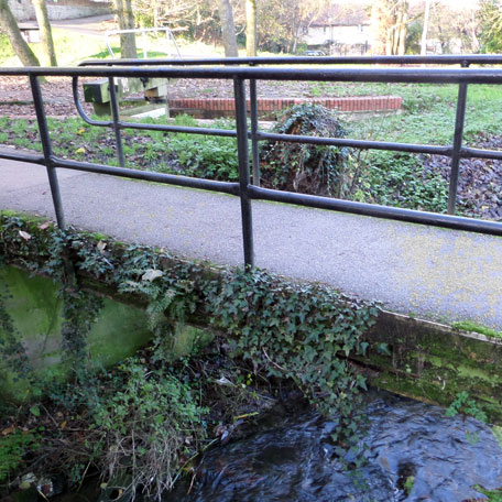 Footbridge, SN11 0JX